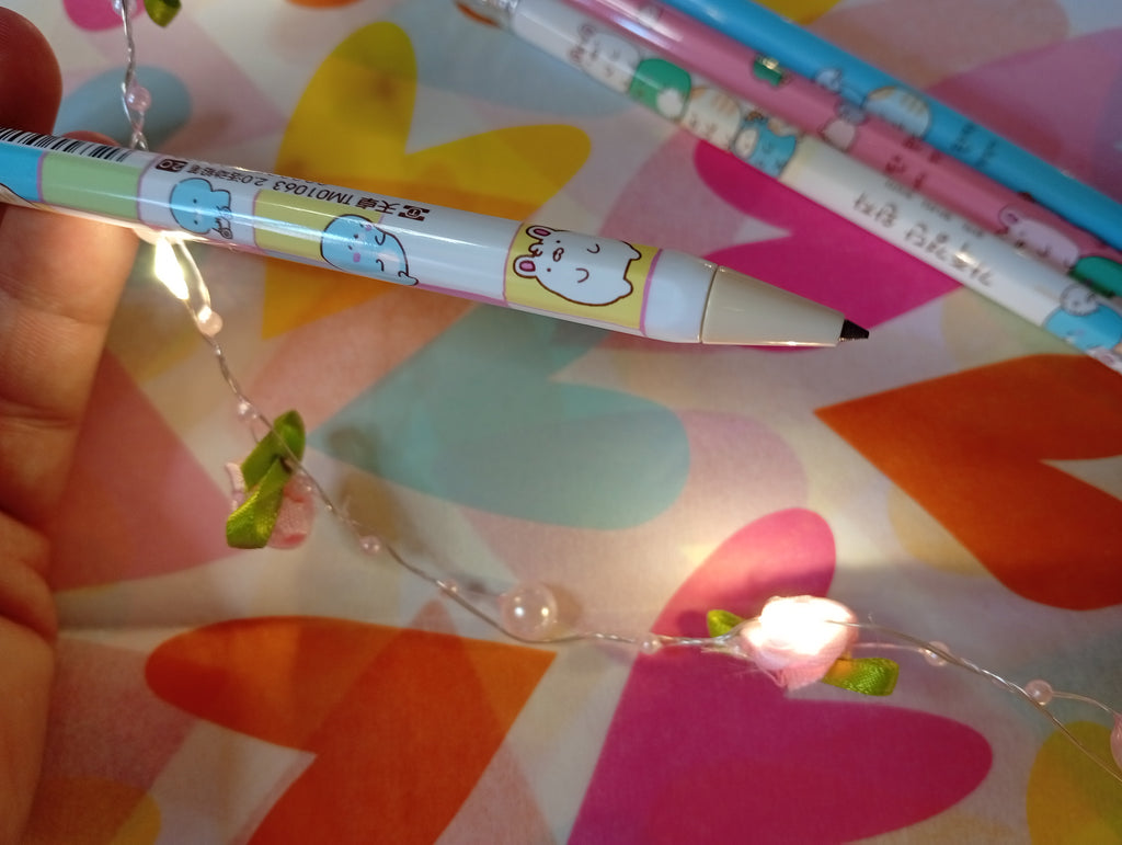 Crayon mine papier avec taille crayon intégré